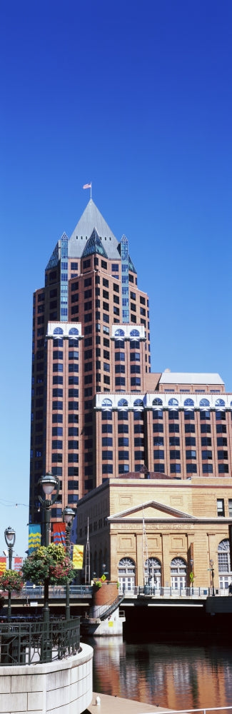 Milwaukee Center Skyscraper Cityscape Poster Print