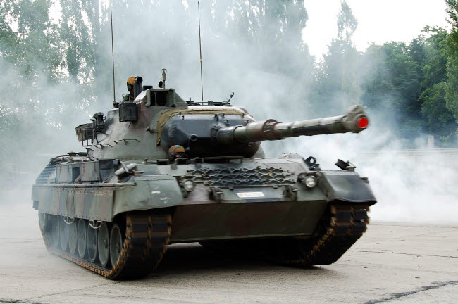 Leopard 1A5 of the Belgian Army in action poster print