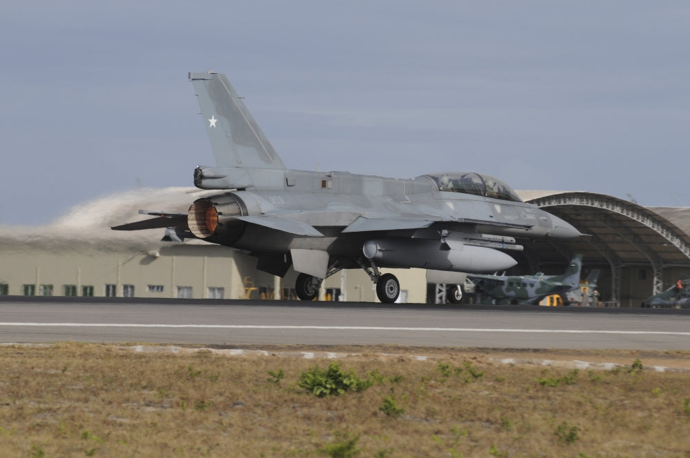 Chilean Air Force F-16D Block 50 taking off from Natal Air Force Base poster print