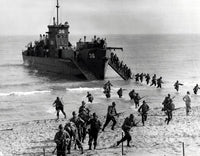 Soldiers of the US Army Invade the Beach During Operation Torch Poster Print