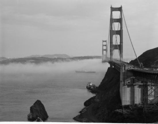 Golden Gate Bridge Poster Print showcasing San Francisco's iconic landmark.
