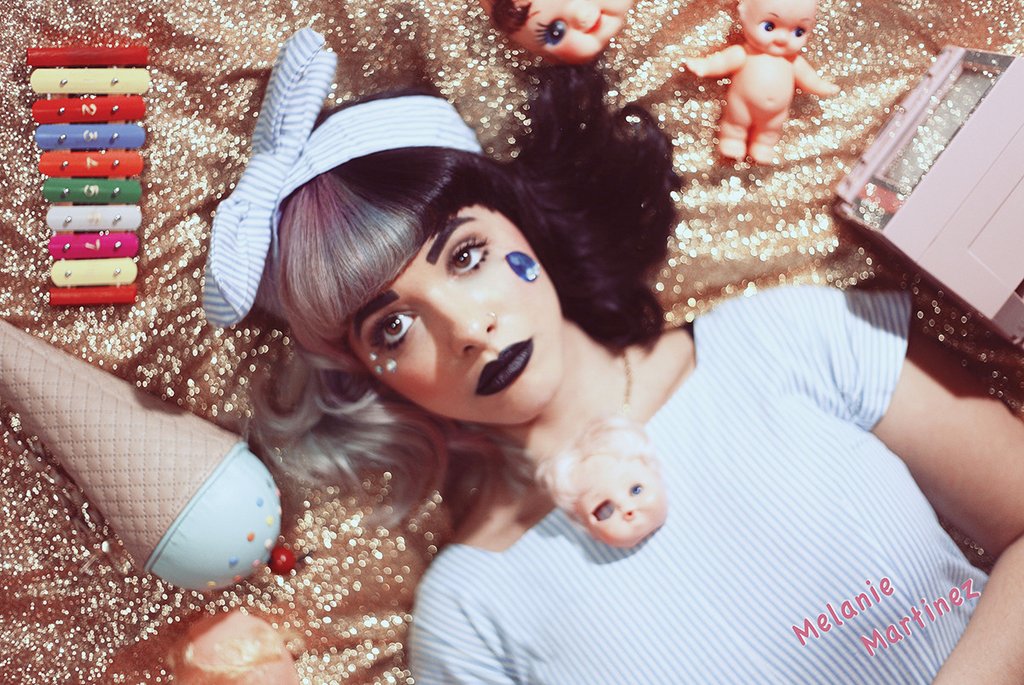 Melanie Martinez Card Pose Poster Print - 11 x 17