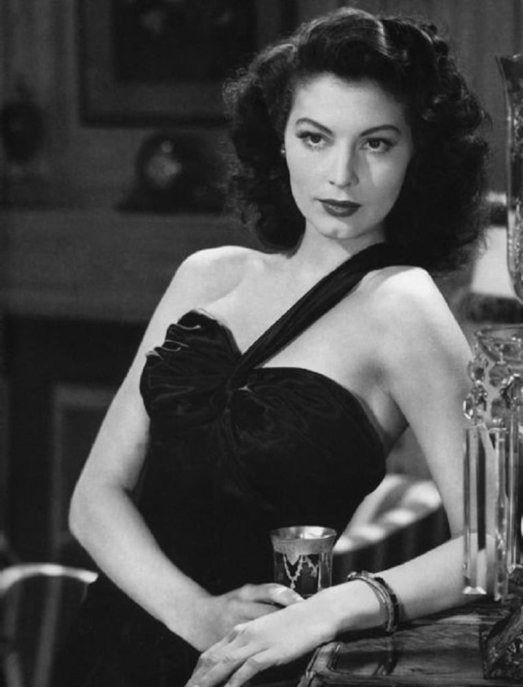Ava Gardner Leaning Photo Print - Vintage Hollywood Icon