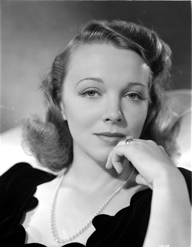 Virginia Bruce smiling with pearl necklace photo print
