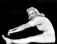 Marilyn Monroe Working Out Photo Print - 1948 | Posterazzi