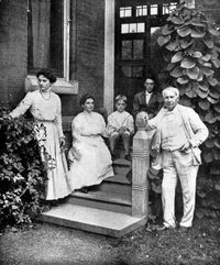 Edison and Family Fine Art Print, 1907 - Granger Collection