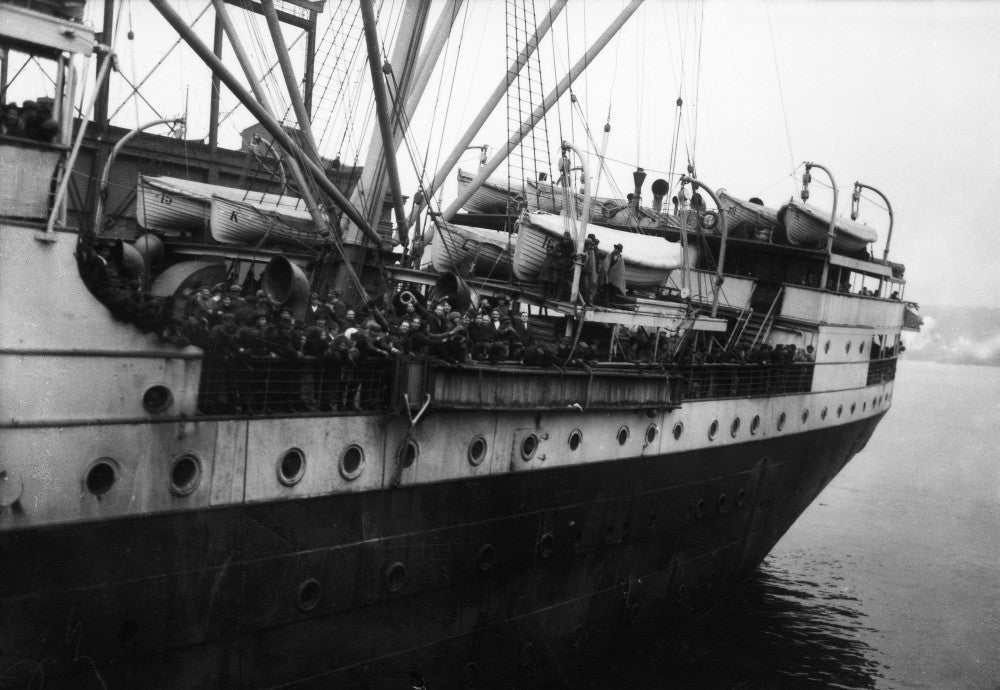 Ellis Island 1921 Photograph of Italian Immigrants Arriving Aboard the S.S. Regina D'Italia - Fine Art Print by Granger Collection