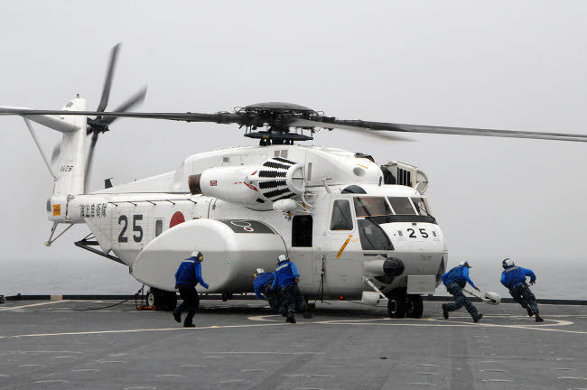 MH-53E Super Stallion Landing Poster Print by Stocktrek Images