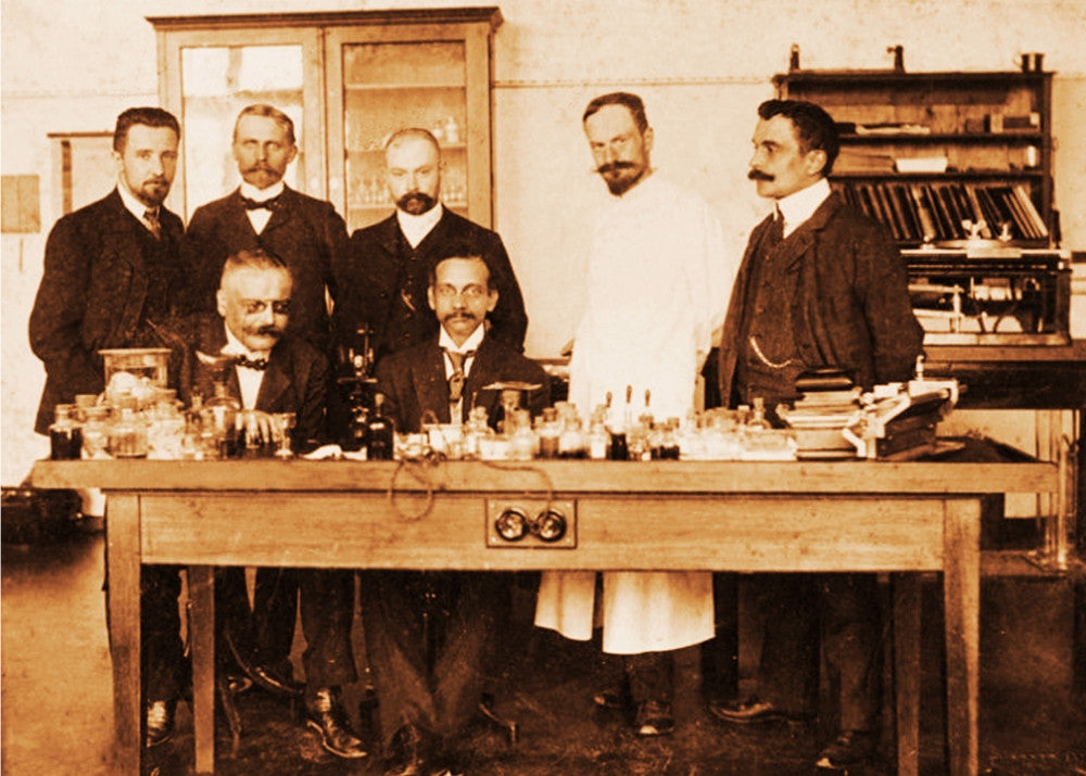Alois Alzheimer and Coworkers Fine Art Print by Science Source