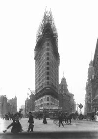 Flatiron Building Under Construction in 1902 Poster Print by Granger Collection