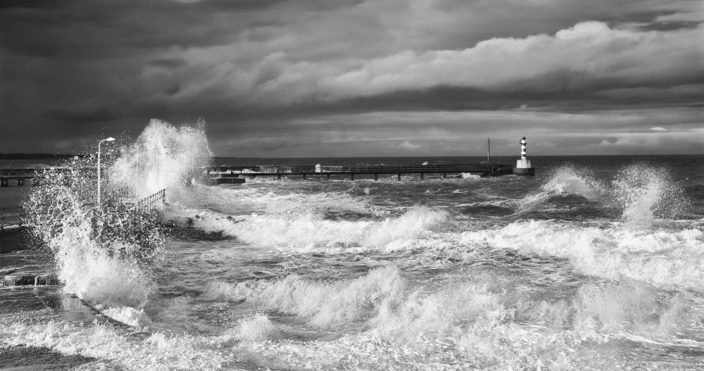 Waves Crashing at Amble Lighthouse Fine Art Print - Northumberland, England