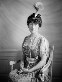 Evalyn Walsh McLean Wearing the Hope Diamond - Fine Art Print