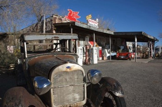 Rusty Car at Route 66 Visitor Centre Photo Print by Panoramic Images