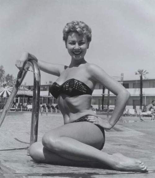 Mitzi Gaynor - Sitting Sideways Photo Print - Premium Quality