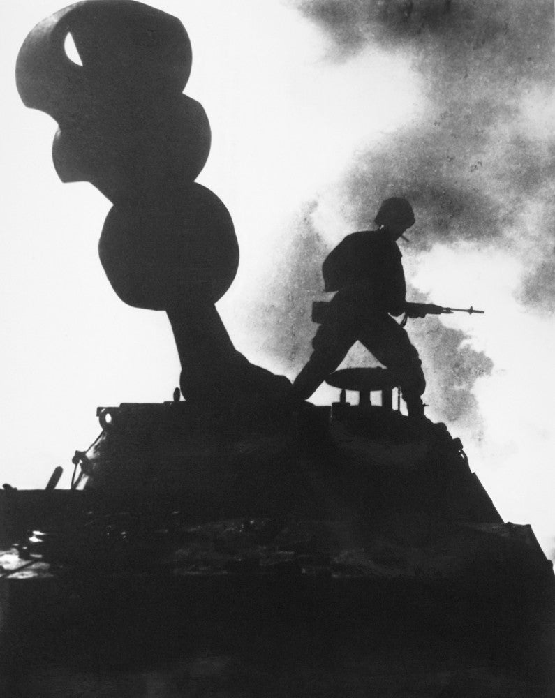 Vietnam War Howitzer Fine Art Print - Paratrooper Guarding 155mm Howitzer