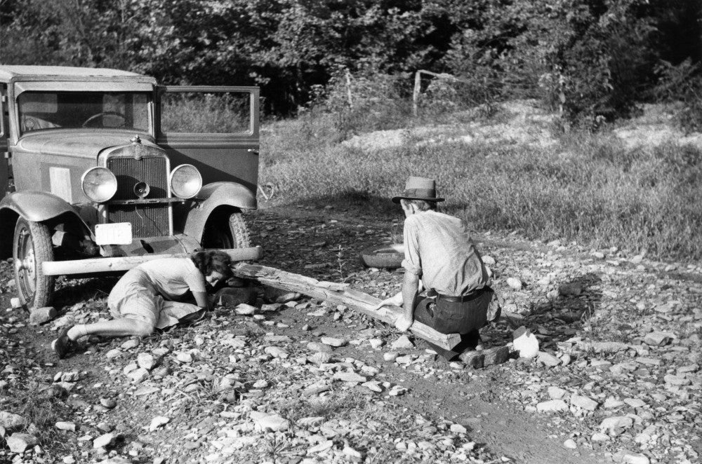 Tire Changing, 1940 - Fine Art Print by Marion Post Wolcott