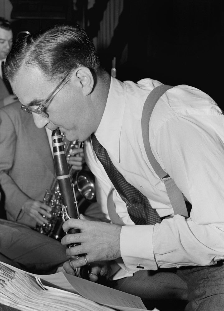 Benny Goodman Performing at The 400 Restaurant Fine Art Print - Photograph by William P. Gottlieb