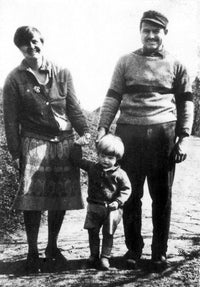 Ernest Hemingway Family Portrait Fine Art Print - 1926