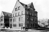 Chicago Hull House 1898 Fine Art Print by Granger Collection