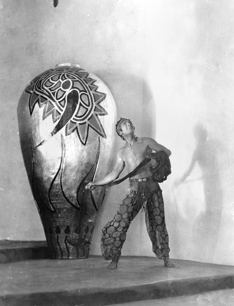 Douglas Fairbanks in The Thief of Baghdad Poster Print (1924)