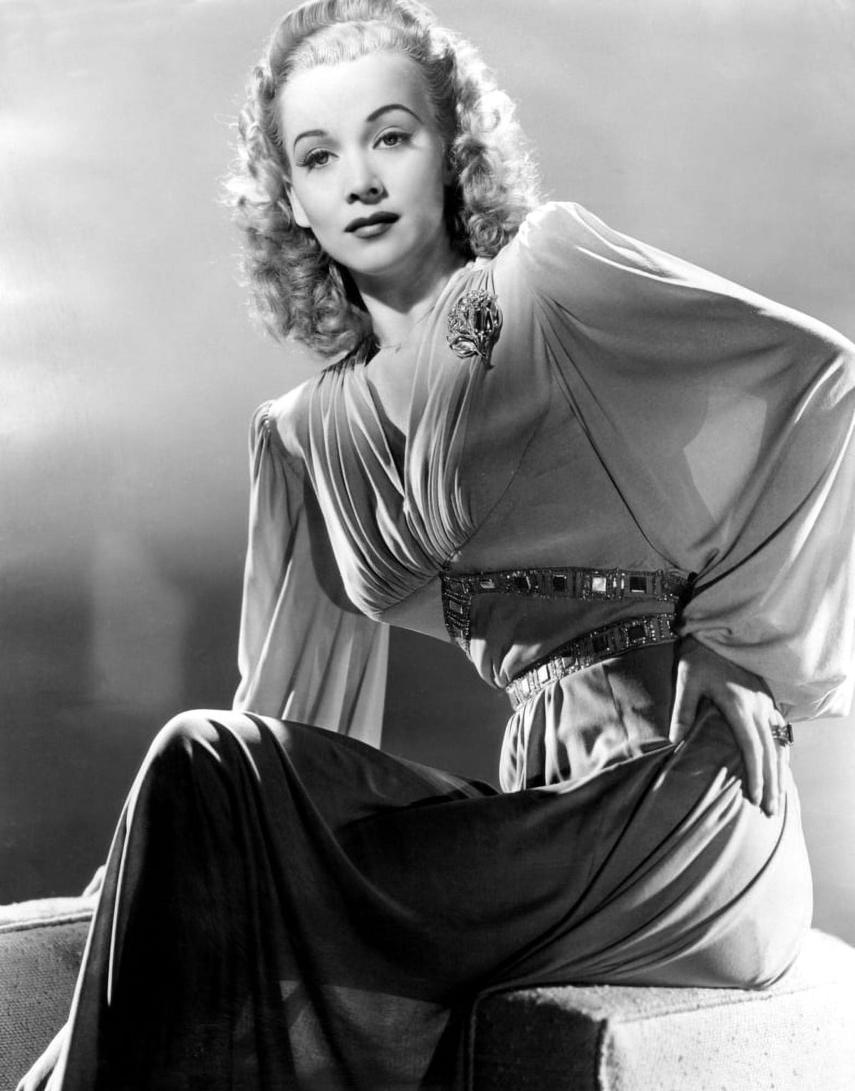 Carole Landis vintage publicity shot photo print from 1944