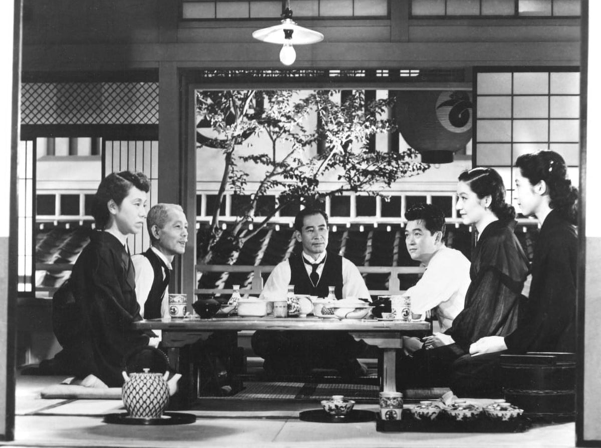 Tokyo Monogatari photo print featuring iconic film stars from the 1953 classic.