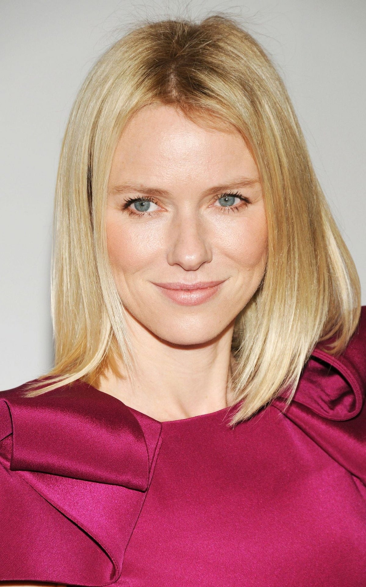 Naomi Watts at Arrivals Premiere of Nine - Celebrity Photo Print
