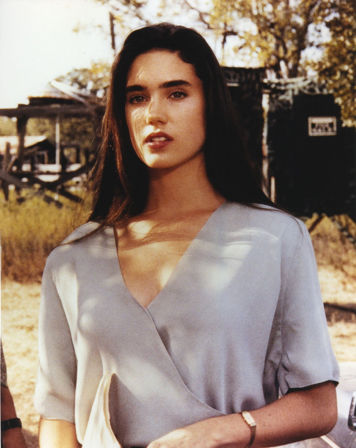 Jennifer Connelly photo print in gray short sleeve linen dress