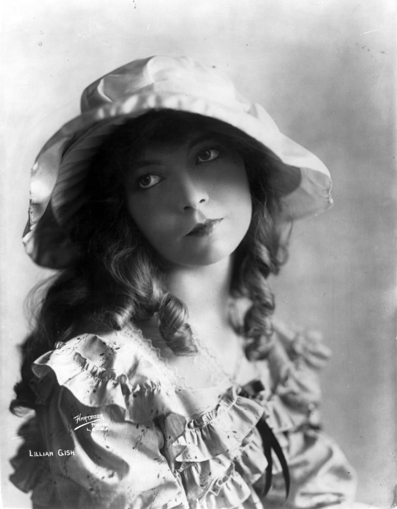 Lillian Gish portrait photo print in ruffled dress and hat
