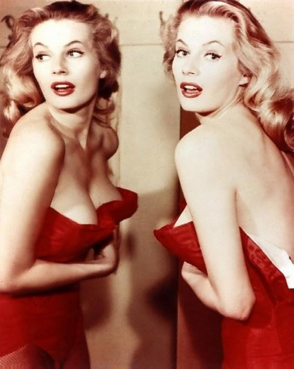 Anita Ekberg mirror photo print showcasing vintage glamour.