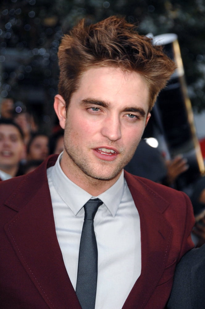 Robert Pattinson photo at The Twilight Saga Eclipse premiere, 8x10