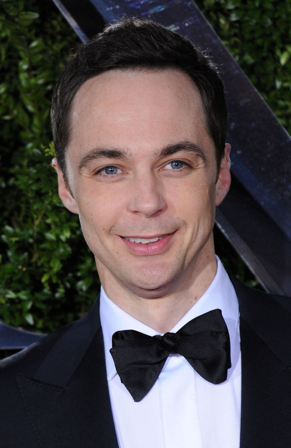 Jim Parsons arriving at the 69th Annual Tony Awards 2015 photo print
