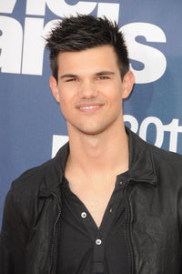 Taylor Lautner arriving at the 20th Annual MTV Movie Awards in Los Angeles, photo print by Dee Cercone