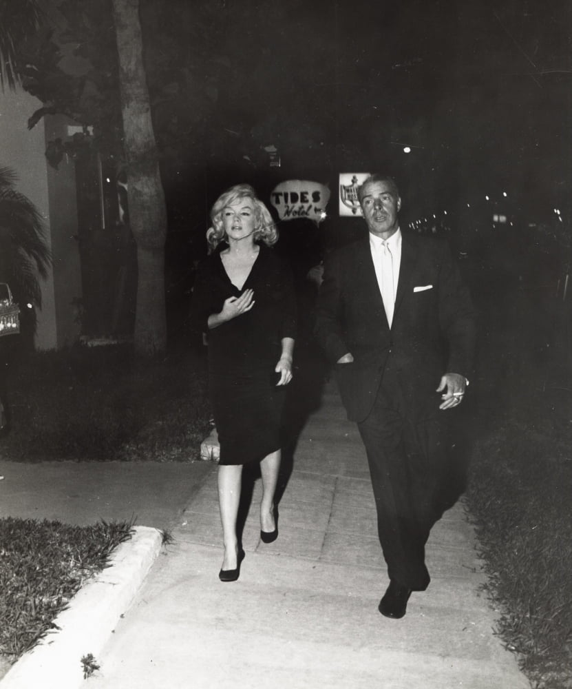 Marilyn Monroe and Joe DiMaggio Photo Print 8x10