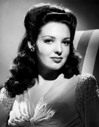1946 photo print of actress Linda Darnell, classic Hollywood image.