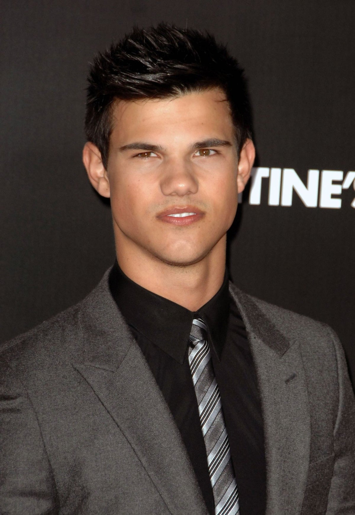 Taylor Lautner at Valentine's Day Premiere Photo Print