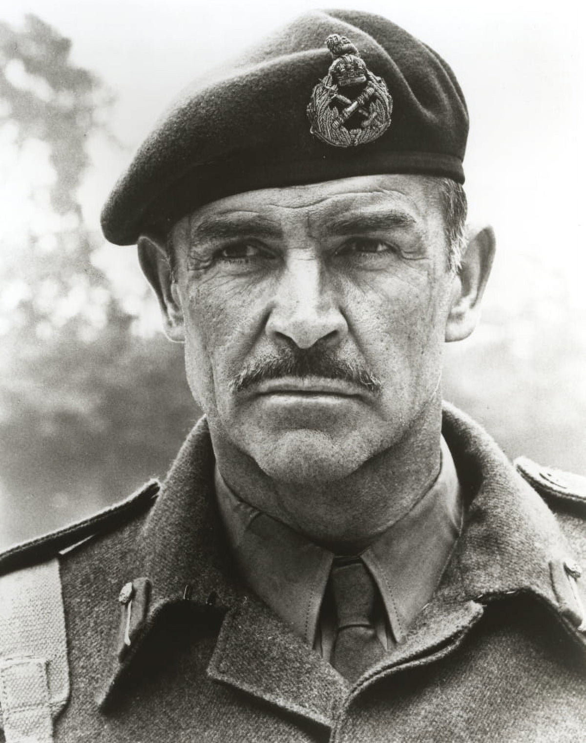 Sean Connery wearing a beret photo print.