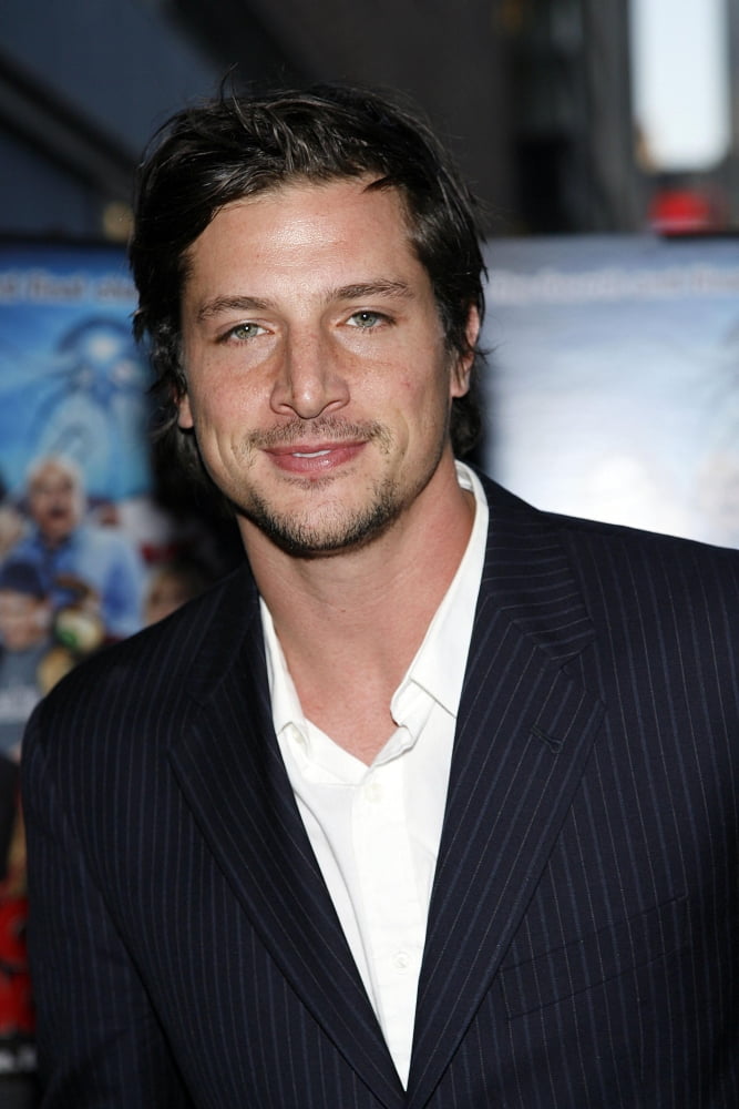 Simon Rex at Scary Movie 4 Premiere Photo Print