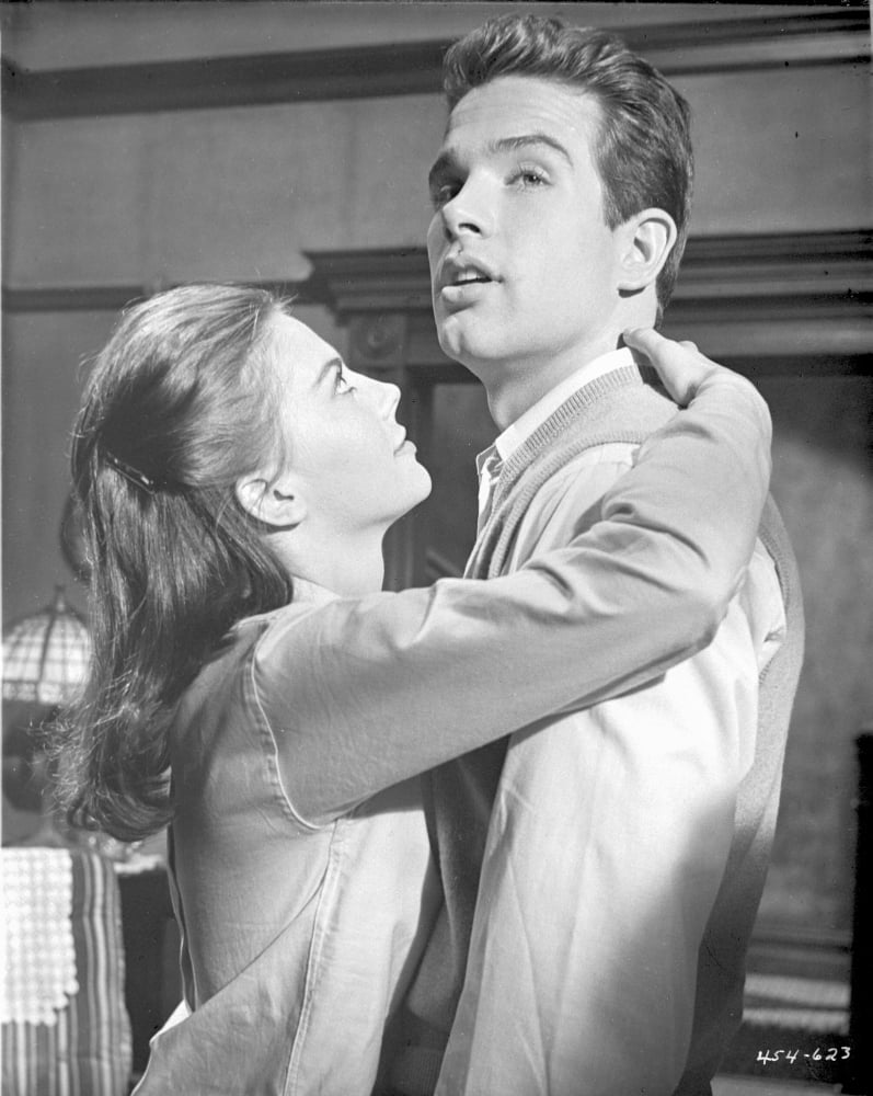 Black and white photo print of Splendor In The Grass cast members hugging