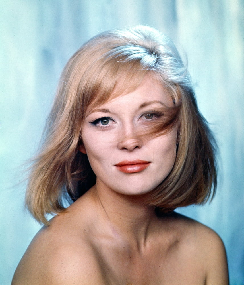 Faye Dunaway 1960s photo print showcasing classic Hollywood glamour.
